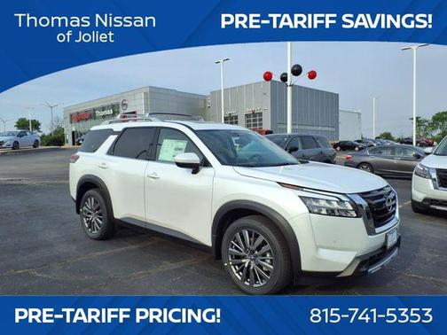 2025 Nissan Pathfinder SL