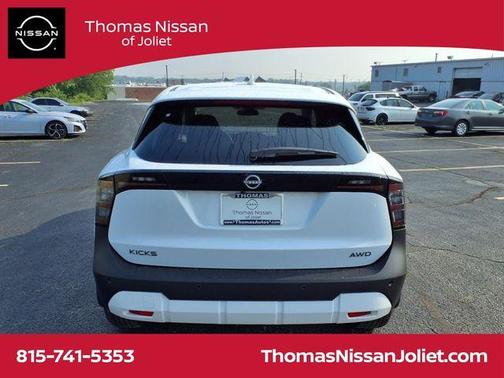 2025 Nissan Kicks SV