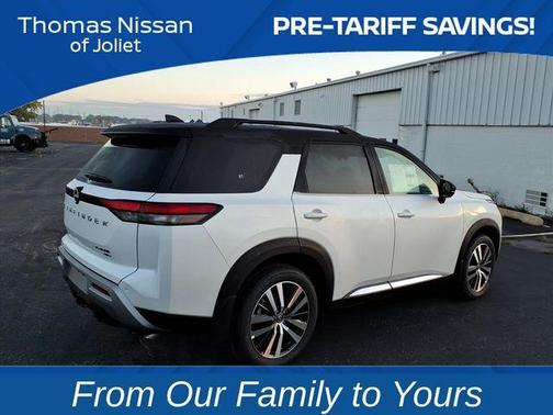 2025 Nissan Pathfinder Platinum