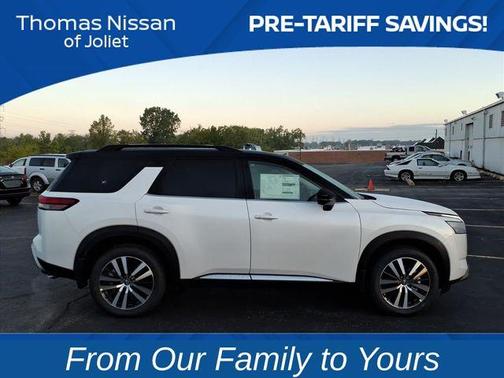 2025 Nissan Pathfinder Platinum