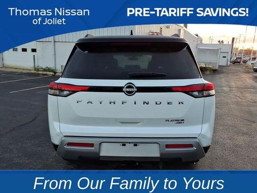 2025 Nissan Pathfinder Platinum