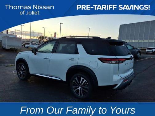 2025 Nissan Pathfinder Platinum