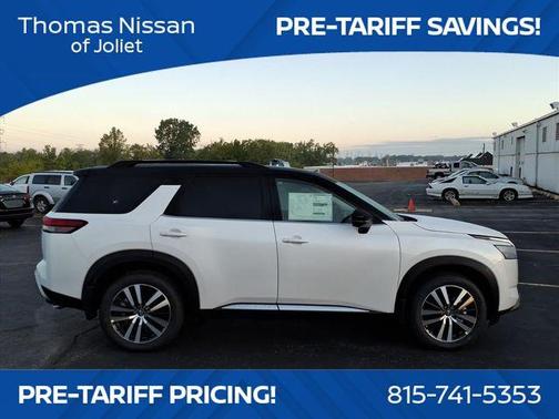 2025 Nissan Pathfinder Platinum