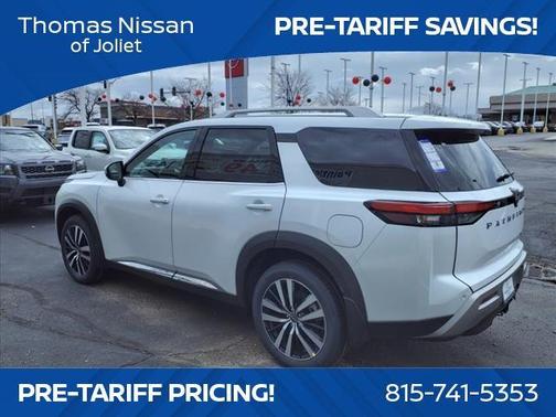 2025 Nissan Pathfinder Platinum