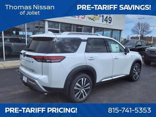 2025 Nissan Pathfinder Platinum