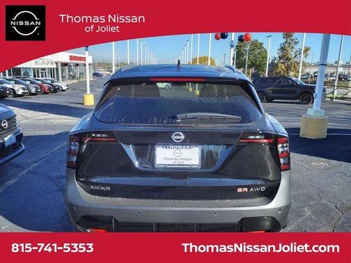 2025 Nissan Kicks SR