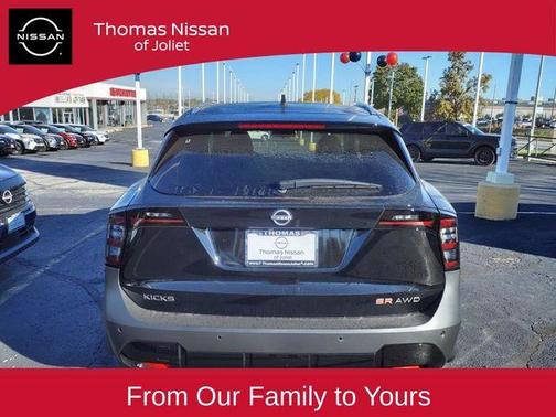 2025 Nissan Kicks SR