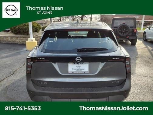 2025 Nissan Kicks S