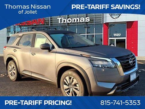 2025 Nissan Pathfinder SV