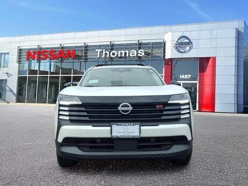 Aspen White Tricoat 2026 Nissan Kicks SR