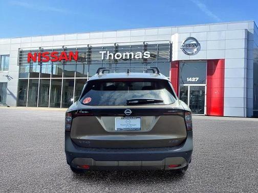 Canyon Bronze M 2026 Nissan Kicks SV