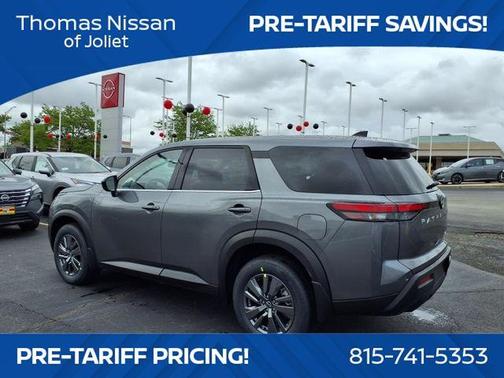 2025 Nissan Pathfinder S