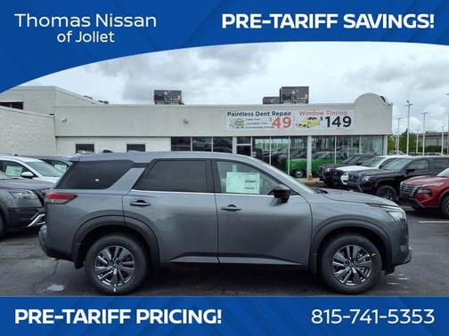 2025 Nissan Pathfinder S