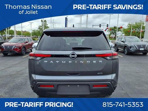 2025 Nissan Pathfinder S