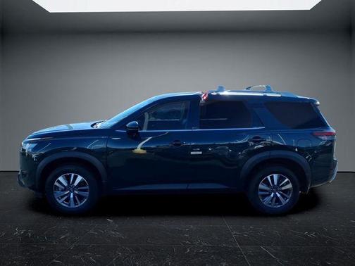 Obsidian Green Pearl 2025 Nissan Pathfinder SL