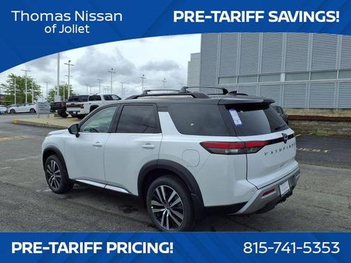 2025 Nissan Pathfinder Platinum