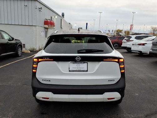 2026 Nissan Kicks SV