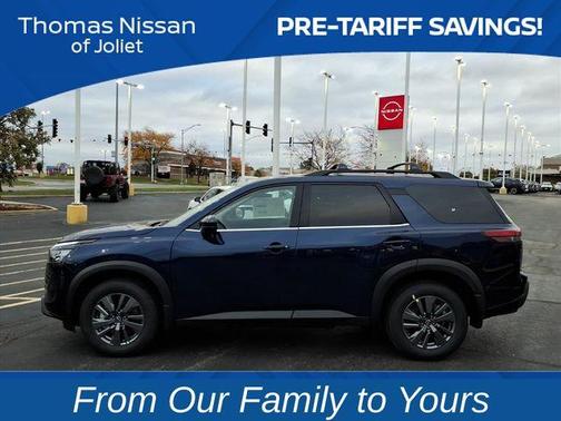 2025 Nissan Pathfinder SV