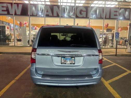 2013 Chrysler Town & Country Touring-L
