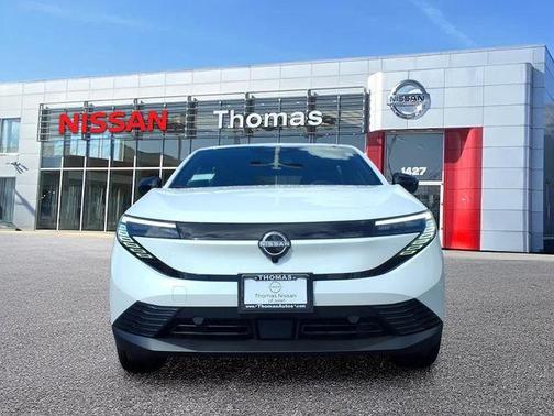 Everest White P 2026 Nissan Leaf S+