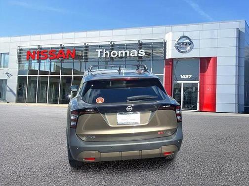 Canyon Bronze Metallic 2026 Nissan Kicks SR