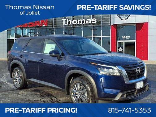 2025 Nissan Pathfinder SV