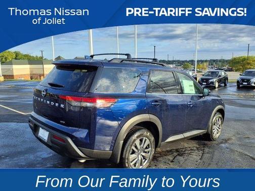 2025 Nissan Pathfinder SV