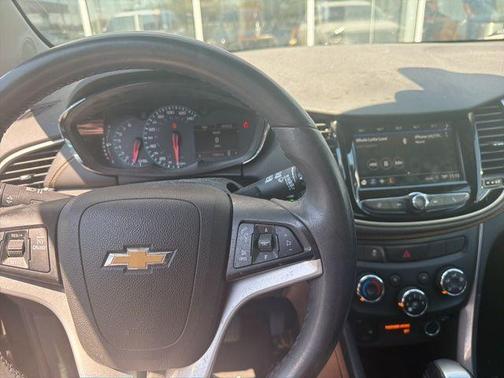 Mosaic Black Metallic 2018 Chevrolet Trax LT