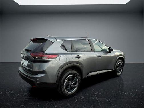 Gun Metallic 2025 Nissan Rogue SV