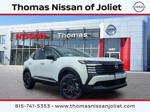 2t Wht Blk Roof 2026 Nissan Kicks SR