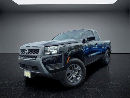 Black 2025 Nissan Frontier SV
