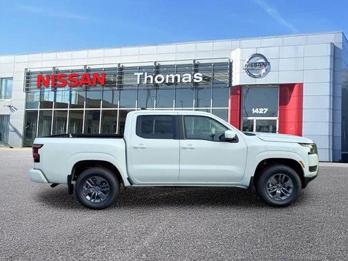 Glacier White 2026 Nissan Frontier SV