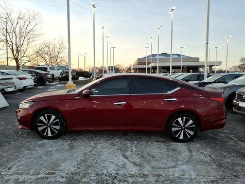 2022 Nissan Altima 2.5 SV