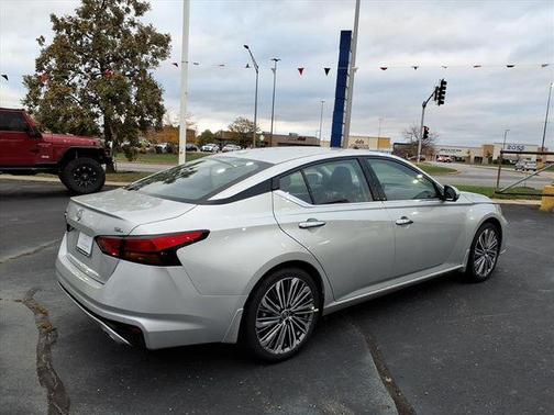 2025 Nissan Altima SL