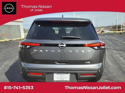 2025 Nissan Pathfinder S