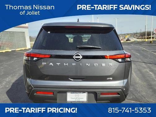 2025 Nissan Pathfinder S