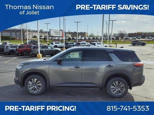 2025 Nissan Pathfinder S