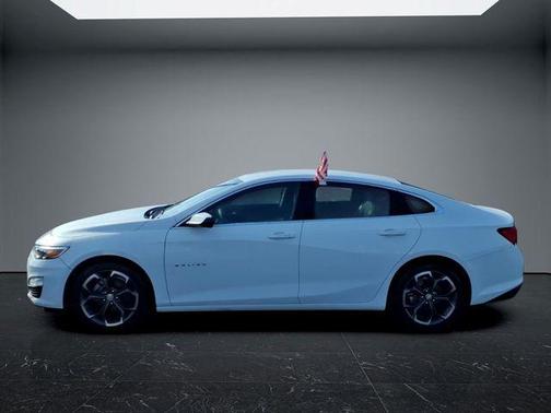 Summit White 2024 Chevrolet Malibu LT