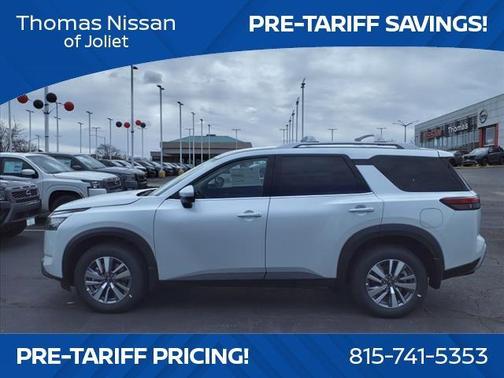2025 Nissan Pathfinder SL
