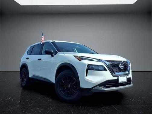 Glacier White 2023 Nissan Rogue S