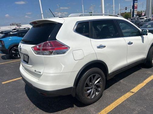 Pearl White 2016 Nissan Rogue SL