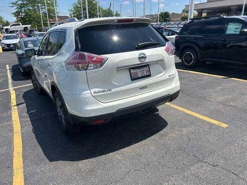 Pearl White 2016 Nissan Rogue SL