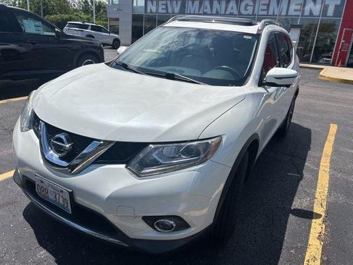Pearl White 2016 Nissan Rogue SL