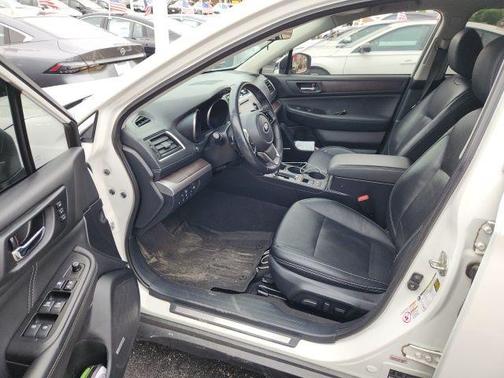 Crystal White Pearl 2019 Subaru Outback 2.5i Limited
