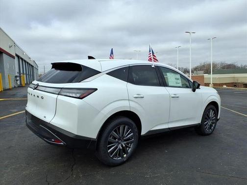 Everest White P 2026 Nissan Murano SL