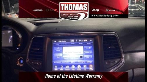 Photo 4 of 8 of 2017 Jeep Grand Cherokee Altitude