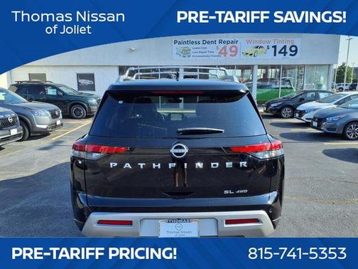 2025 Nissan Pathfinder SL