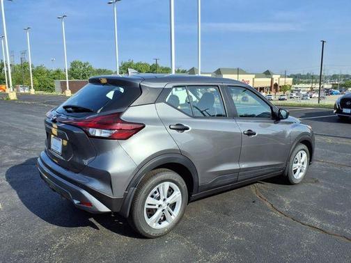 2025 Nissan Kicks Play S