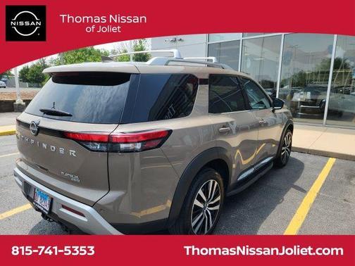 2023 Nissan Pathfinder Platinum