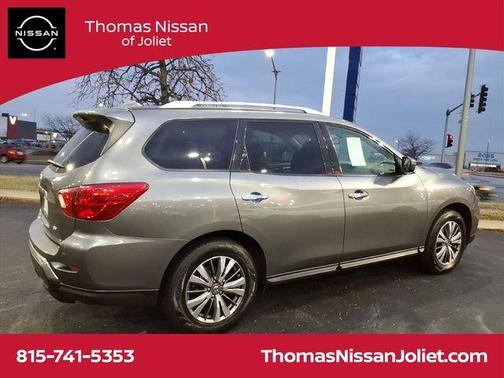 2019 Nissan Pathfinder SV